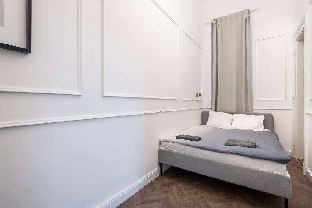 Stylish Apartment In The City Center Budapest Exterior photo